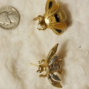 2 bee pins